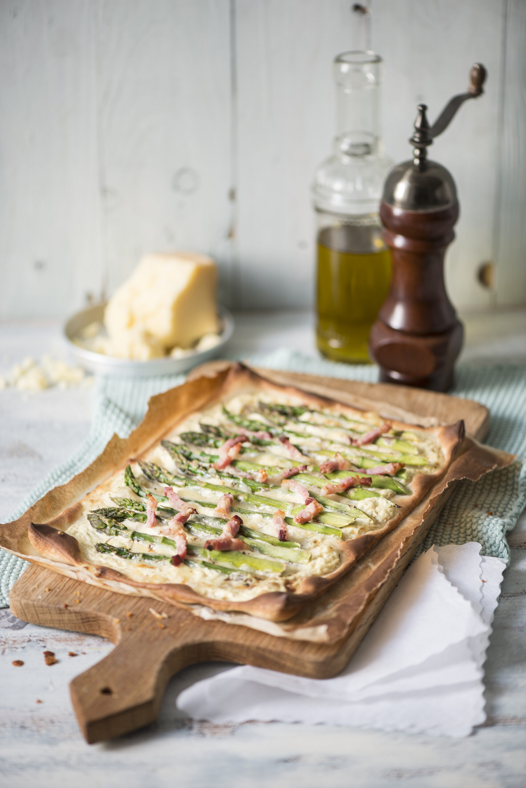 Lachs Spargel Flammkuchen